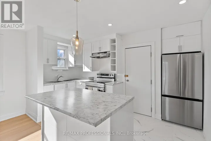 UPPER - 308 JANE STREET, Toronto (Lambton Baby Point), Ontario M6S3Z4