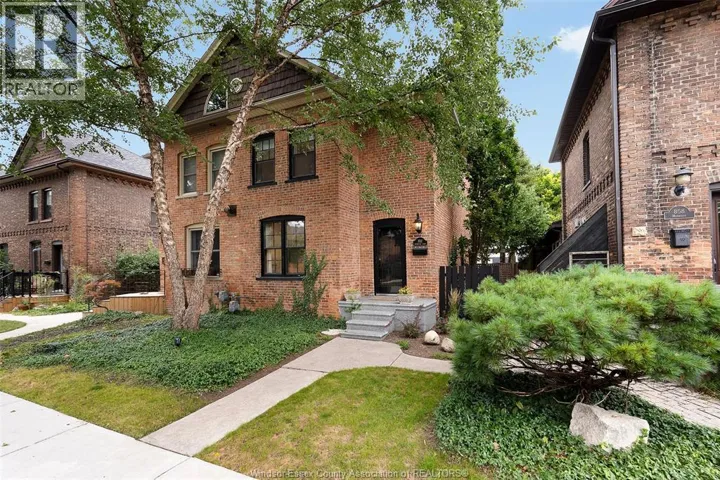 852 MONMOUTH, Windsor, Ontario N8Y3L4