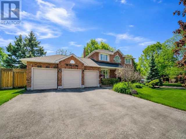 48 MAPLE WAY, East Gwillimbury (Sharon), Ontario L0G1V0