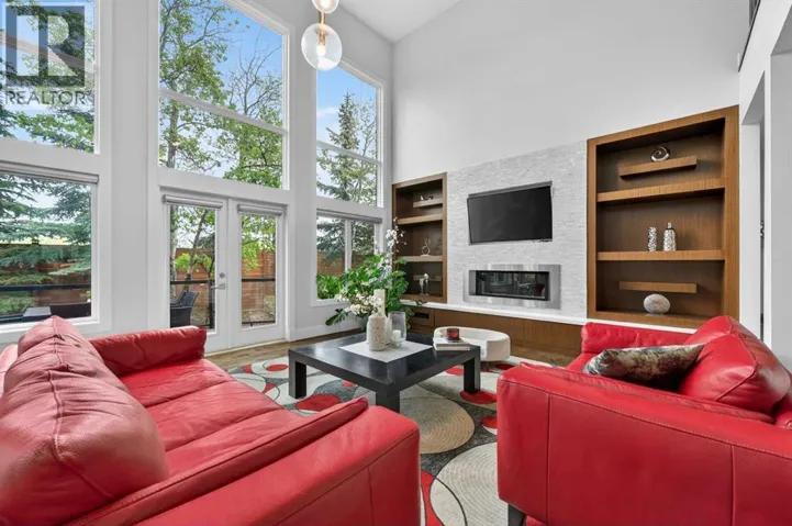 168 Posthill Drive SW, Calgary, Alberta T3H0J1