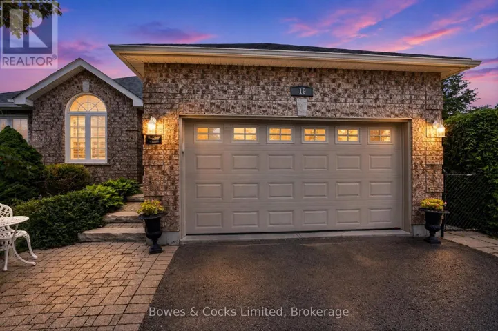19 LORI BOULEVARD, Kawartha Lakes (Lindsay), Ontario K9V6B6
