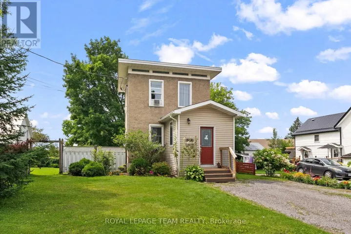 544 MACKAY STREET, Pembroke, Ontario K8A1E6
