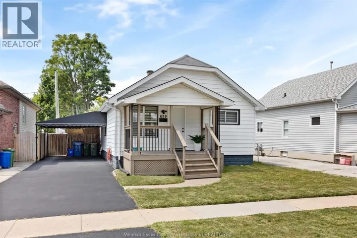 629 LABUTE, Tecumseh, Ontario N8N2B2
