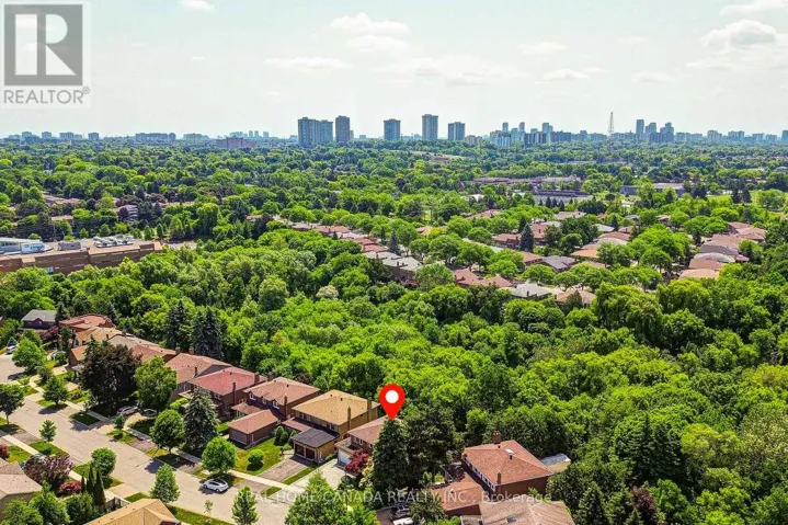 20 SADDLETREE DRIVE, Toronto (Bayview Woods-Steeles), Ontario M2H3L3