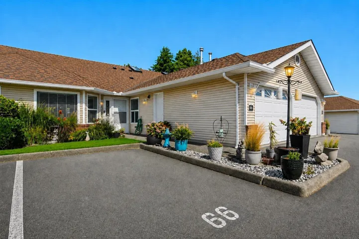 66 1973 WINFIELD DRIVE, Abbotsford, British Columbia V3G1K6