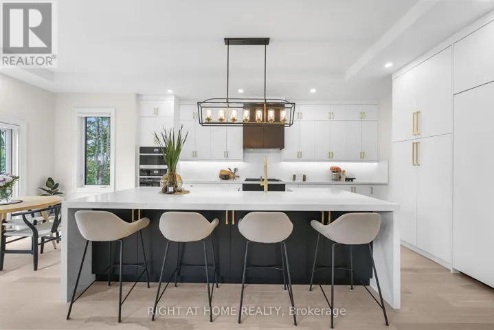 262 SENLAC ROAD, Toronto (Willowdale West), Ontario M2R1P8