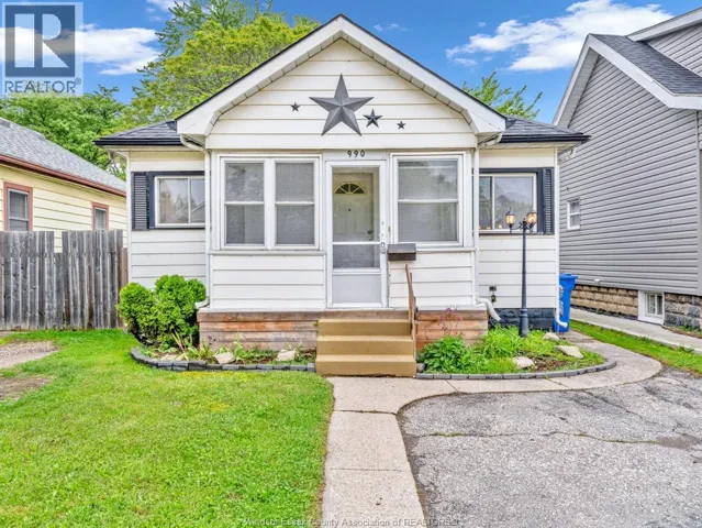 990 Campbell AVENUE, Windsor, Ontario N9B2J2