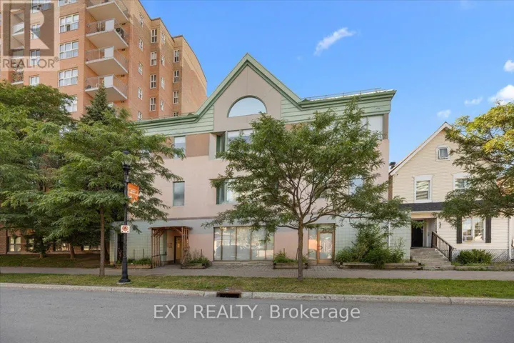 945 WELLINGTON STREET, Ottawa, Ontario K1Y2X5