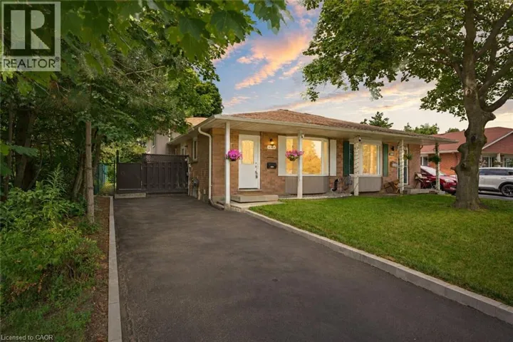 475 KINGSCOURT Drive Unit# A, Waterloo, Ontario N2K2X9
