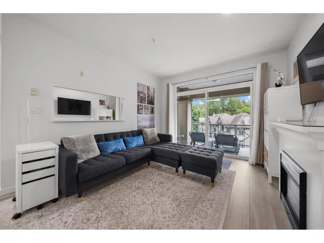 418 33318 E BOURQUIN CRESCENT, Abbotsford, British Columbia V2S0A6