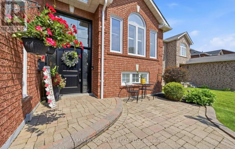 32 PATRICK DRIVE, Whitby (Pringle Creek), Ontario L1R2L2