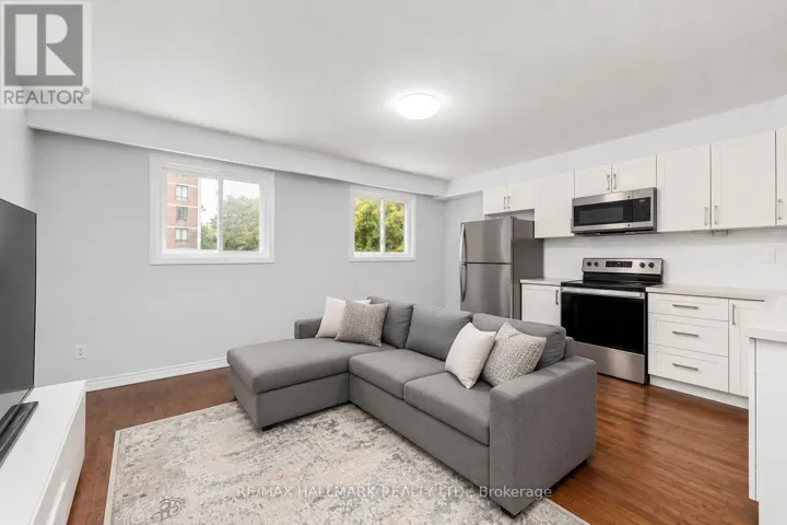 3 - 82 HALSEY AVENUE, Toronto (O'Connor-Parkview), Ontario M4B1A9