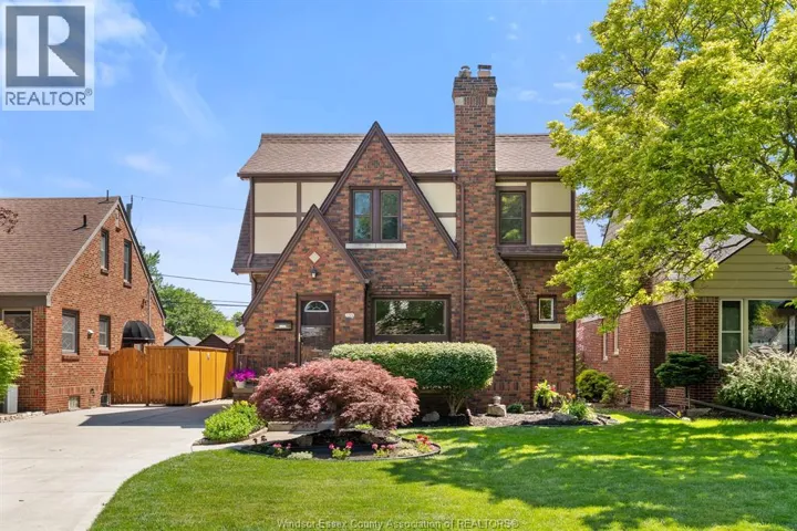 2226 Gladstone Avenue, Windsor, Ontario N8W2N7