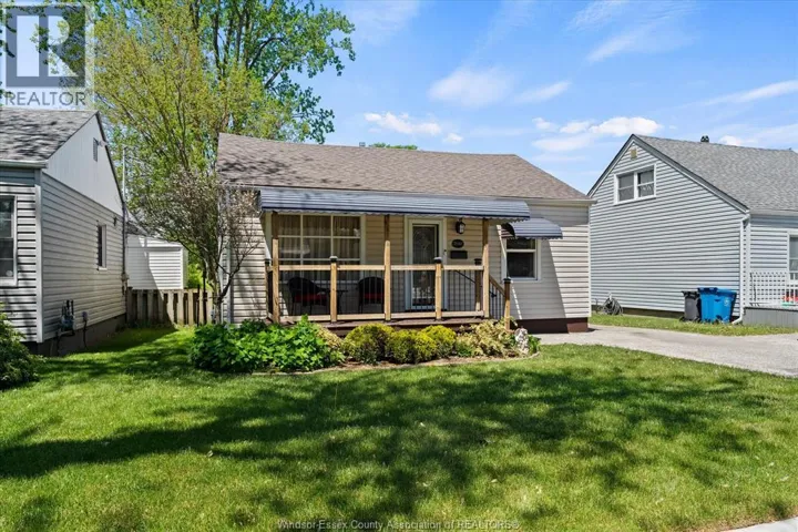 3560 BARRYMORE LANE, Windsor, Ontario N9C1V3