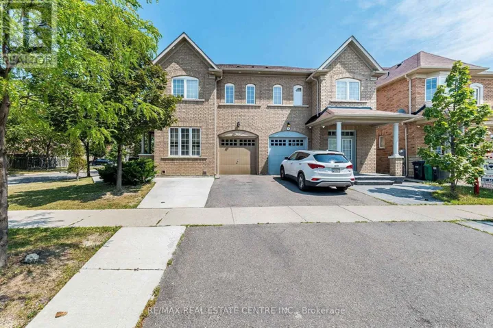 9 LOFTSMOOR DRIVE, Brampton (Sandringham-Wellington), Ontario L6R3R7