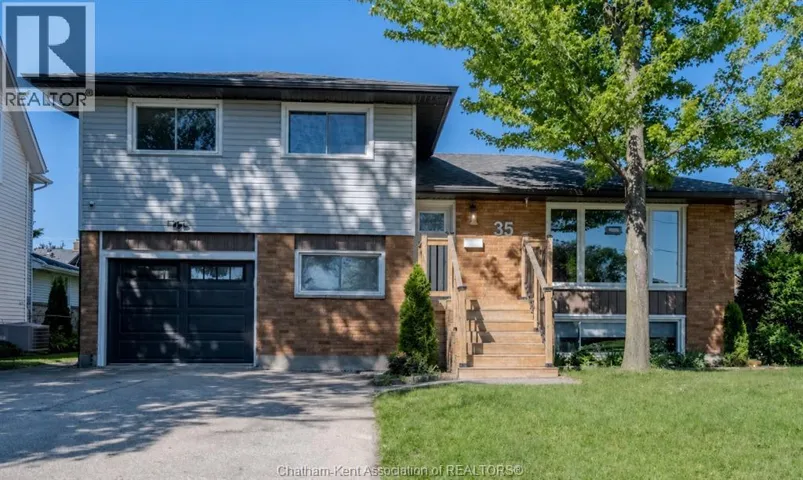 35 Crystal DRIVE, Chatham, Ontario N7M3C6