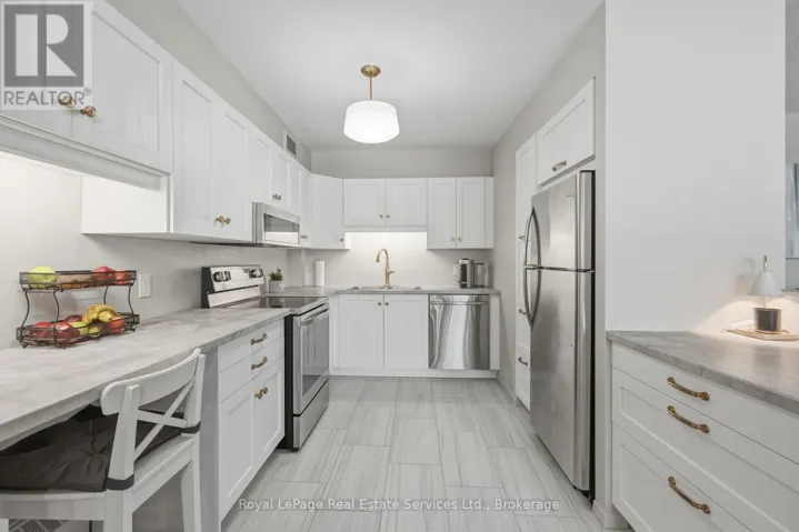 102 - 15 TOWERING HEIGHTS BOULEVARD, St. Catharines (Glendale/Glenridge), Ontario L2T3G7