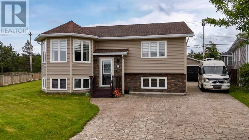 45 Cottonwood Crescent, St. John's, Newfoundland & Labrador A1H1A2