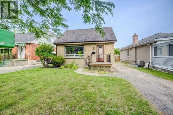 30 INDIANA STREET, Waterloo, Ontario N2H2A5