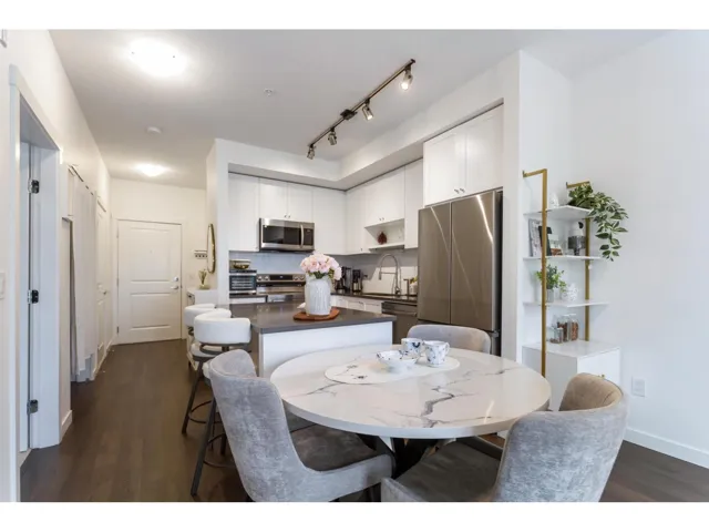 504 15738 85 AVENUE, Surrey, British Columbia V4N6Y1