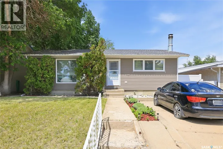 1434 Hochelaga STREET W, Moose Jaw, Saskatchewan S6H6G5