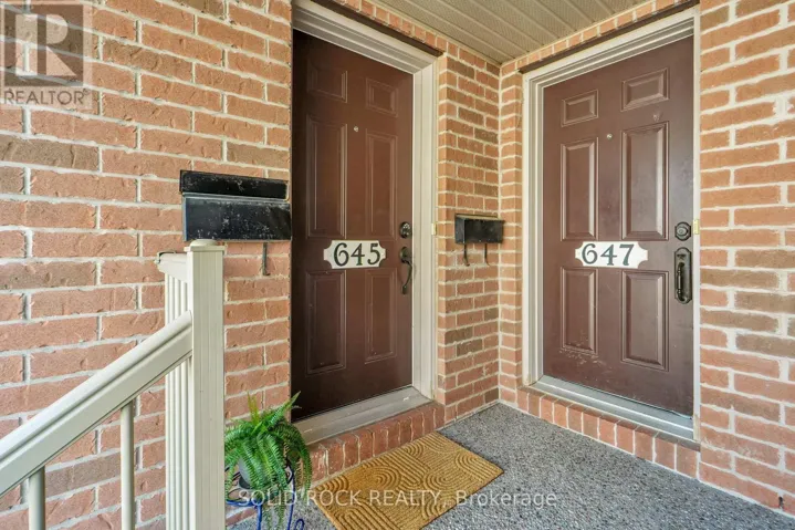 645 REARDON PRIVATE, Ottawa, Ontario K1V2K8