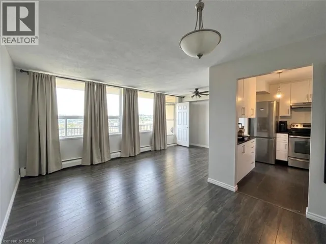 15 NICKLAUS Drive Unit# 910, Hamilton, Ontario L8K5J5