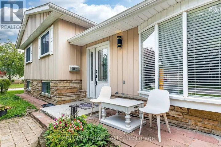 1324 ALDRIDGE CRESCENT, Burlington (Palmer), Ontario L7M1J1