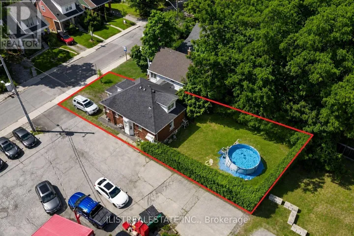 2 NORFOLK STREET N, Hamilton (Ainslie Wood), Ontario L8S3K1