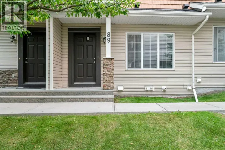 89 Pantego Lane NW, Calgary, Alberta T3K0T1