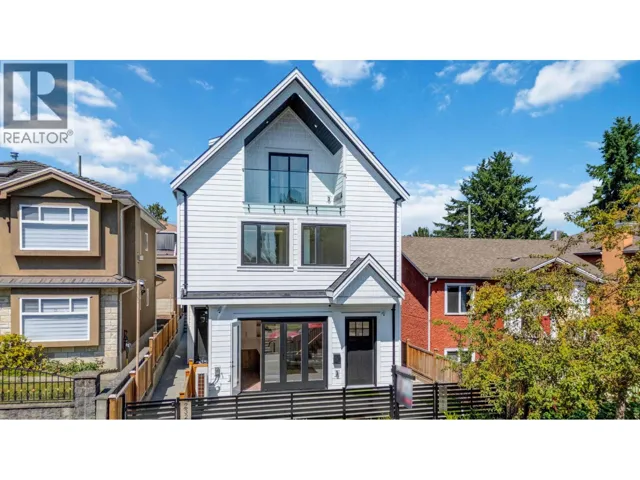 2 3271 E GEORGIA STREET, Vancouver, British Columbia V5K2L2