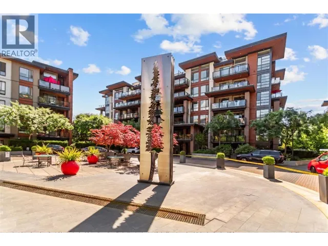 404 719 W 3RD STREET, North Vancouver, British Columbia V7M0E7
