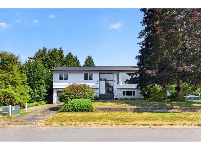 33383 WHIDDEN AVENUE, Mission, British Columbia V2V4Z6