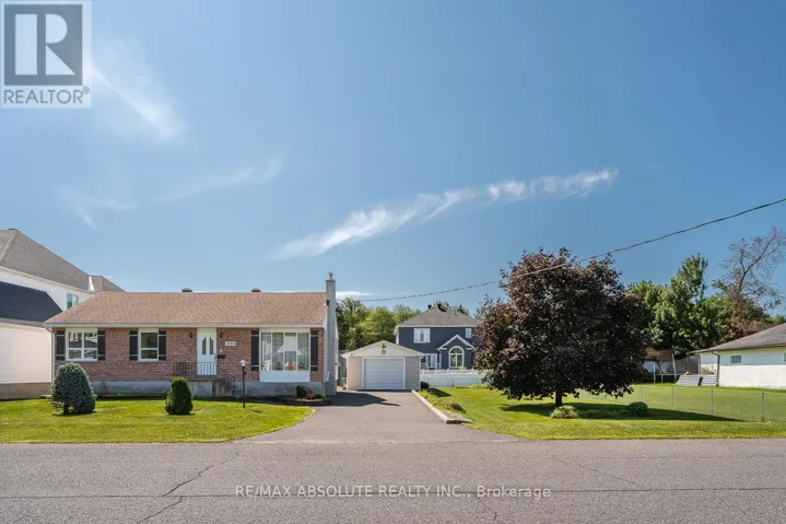 1880 KINGSDALE AVENUE, Ottawa, Ontario K1T1J1