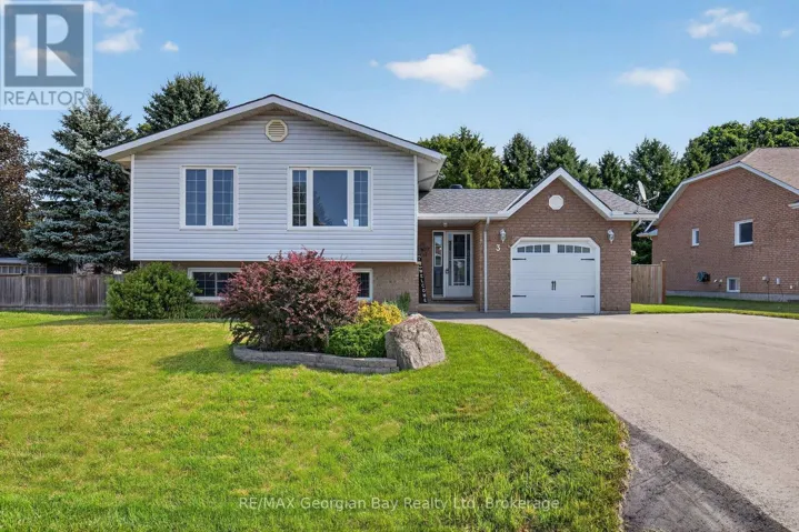 3 COPELAND STREET, Penetanguishene, Ontario L9M1K3