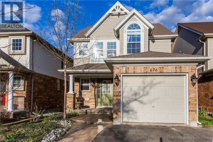 676 BONAVISTA Drive, Waterloo, Ontario N2K4E9
