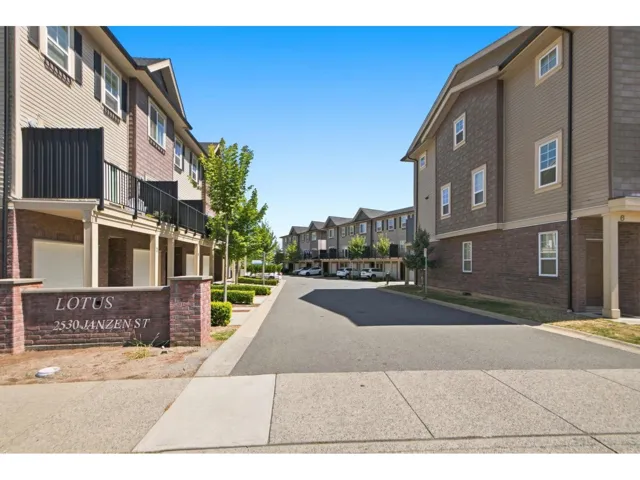 19 2530 JANZEN STREET, Abbotsford, British Columbia V2T0H7