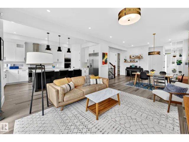 11743 83 AV NW, Edmonton, Alberta T6G0V2