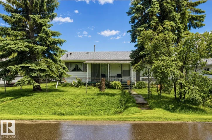4924 56 ST, Rural Lac Ste. Anne County, Alberta T5Z3Y3