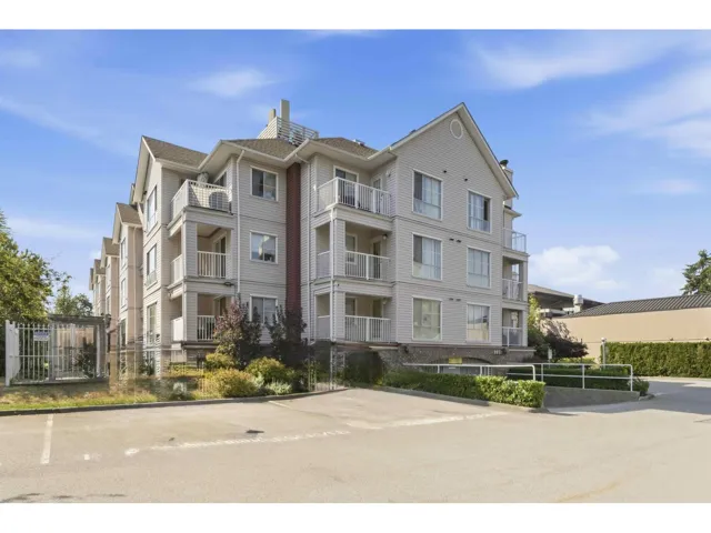 107 9951 152 STREET, Surrey, British Columbia V3R4G5