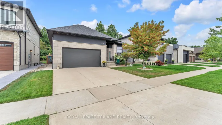 2400 RED THORNE AVENUE, London South (South V), Ontario N6P0E6