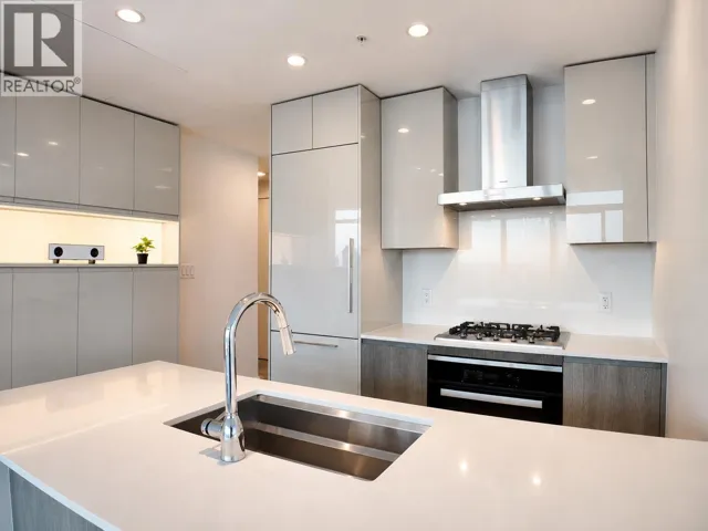 1804 6511 SUSSEX AVENUE, Burnaby, British Columbia V5H0K5