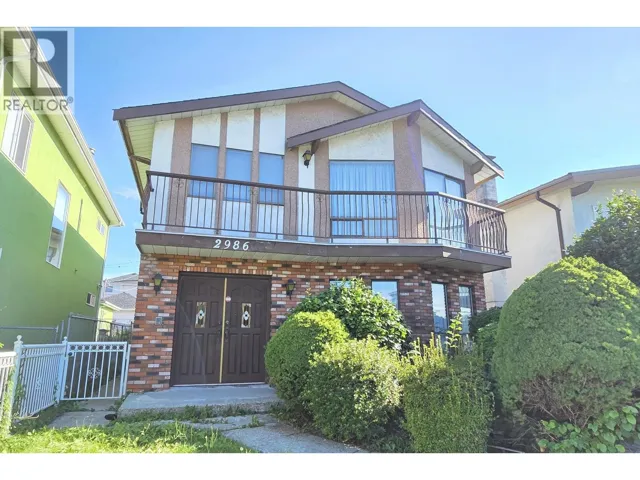 2986 E 3RD AVENUE, Vancouver, British Columbia V5M1H8
