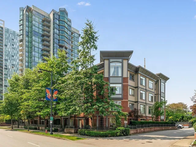 215 10455 UNIVERSITY DRIVE, Surrey, British Columbia V3T0A5