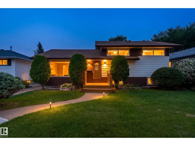 9012 MEADOWLARK RD NW, Edmonton, Alberta T5R5W8