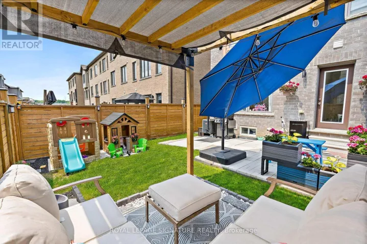 168 TANGO CRESCENT, Newmarket (Woodland Hill), Ontario L3X0K5