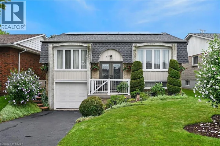 49 BROOKSTREAM Court, Hamilton, Ontario L8K6J3
