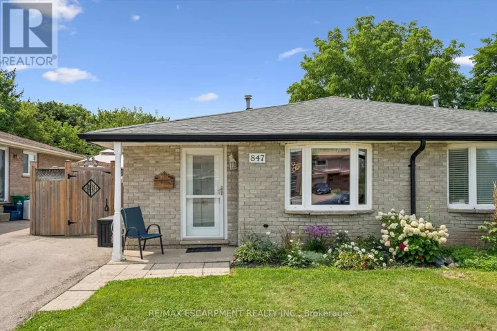 847 DOON VILLAGE ROAD, Kitchener, Ontario N2P1A1