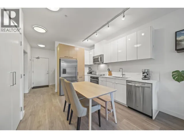 214 1621 HAMILTON AVENUE, North Vancouver, British Columbia V7P0B6