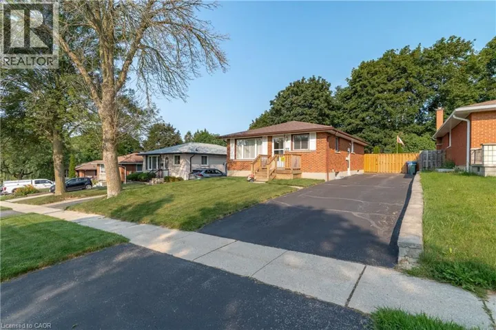 22 MOUNTFORD Drive, Guelph, Ontario N1E6E9
